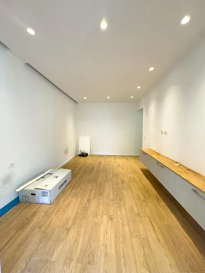 Tirane, shitet apartament 2+1 Kati 5, 90 m² 140.000 € (Fresku)
