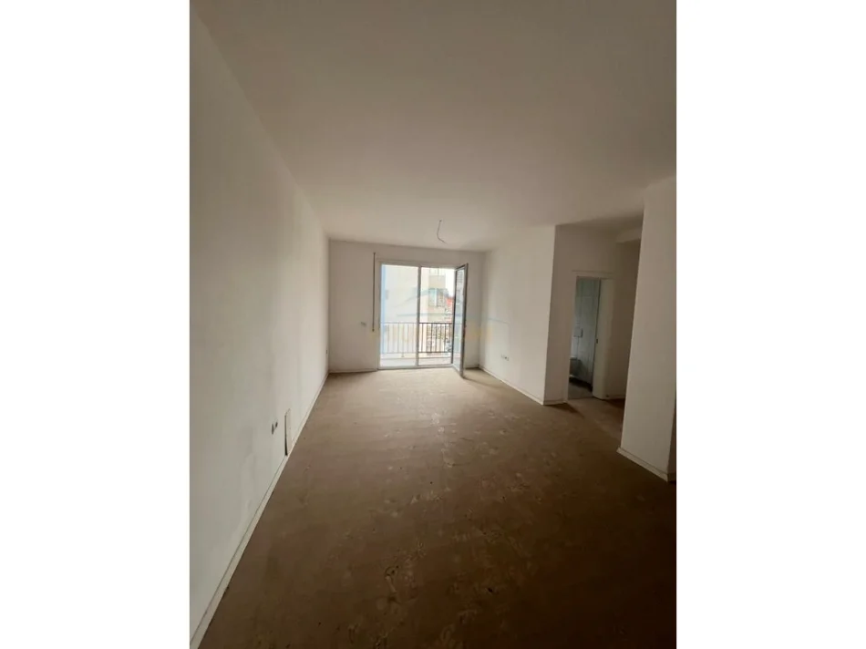 Tirane, shitet apartament 2+1 Kati 5, 91 m² 265.000 € (ISH PARKU I AUTOBUZAVE)