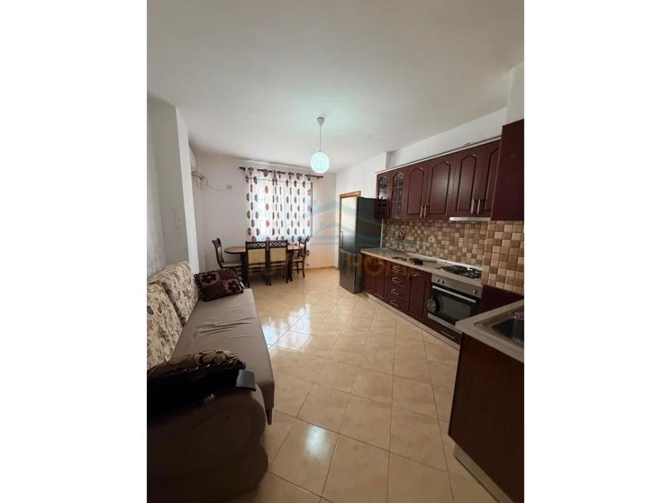 Tirane, shitet apartament 2+1 Kati 5, 92 m² 125.000 € (Fresk)