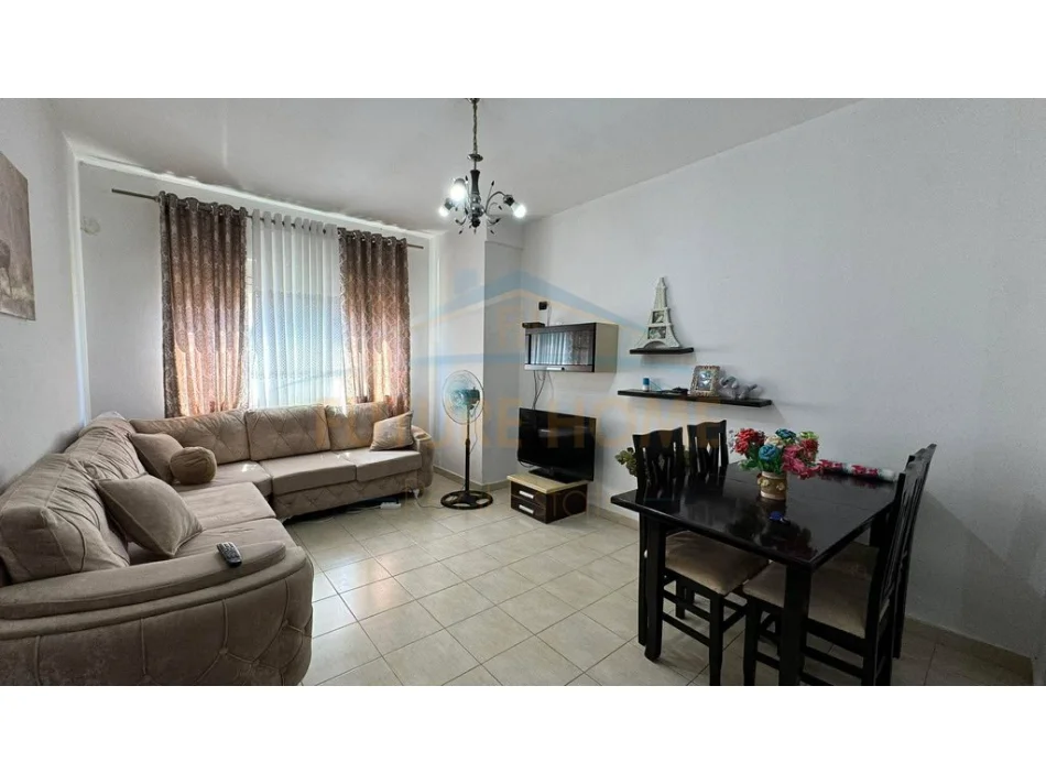 Tirane, shitet apartament 2+1, Kati 5, 92 m² 138.000 € (Unaza e Re)