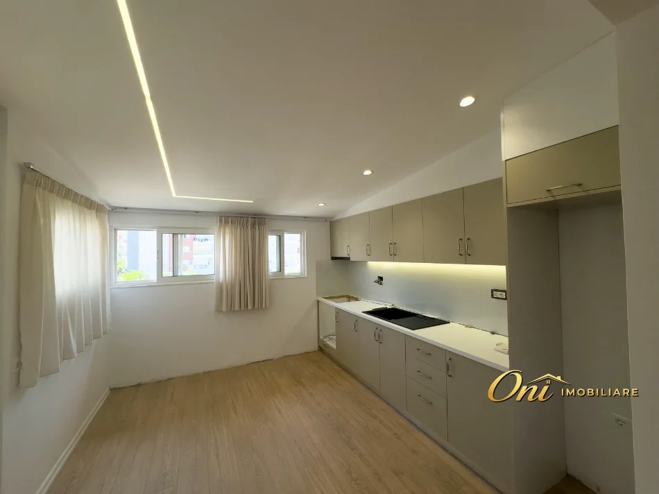 Tirane, shitet apartament 2+1 Kati 5, 93 m² 140.000 € (PRANE PASTICERI MELISA)
