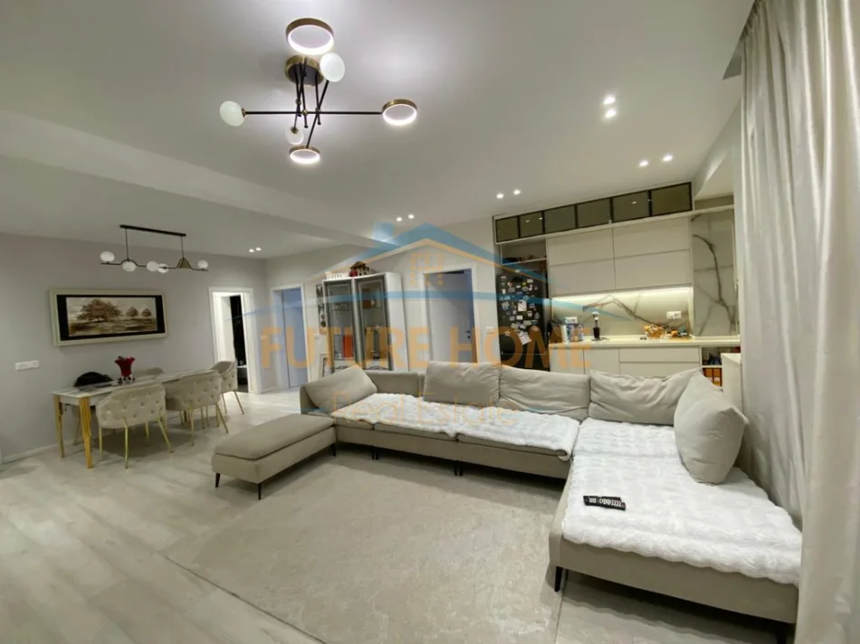 Tirane, shitet apartament 2+1 Kati 6, 110 m² 375.000 € (Prane Stadiumit Dinamo)