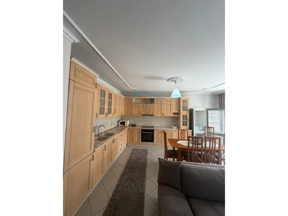 Tirane, shitet apartament 2+1 Kati 6, 126 m² 278.000 € (Komuna e Parisit)