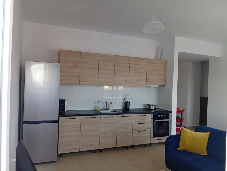 Tirane, shitet apartament 2+1 Kati 6, 160 m² 235.000 € (Kombinat)