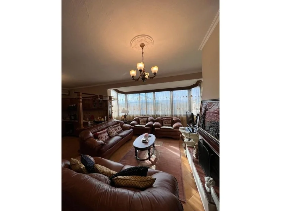 Tirane, shitet apartament 2+1 Kati 6,175,000,  133 m² (At Zef Valentini.)