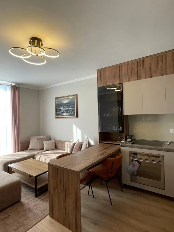 Tirane, shitet apartament 2+1 Kati 6, 175.000 € (Yzberisht)