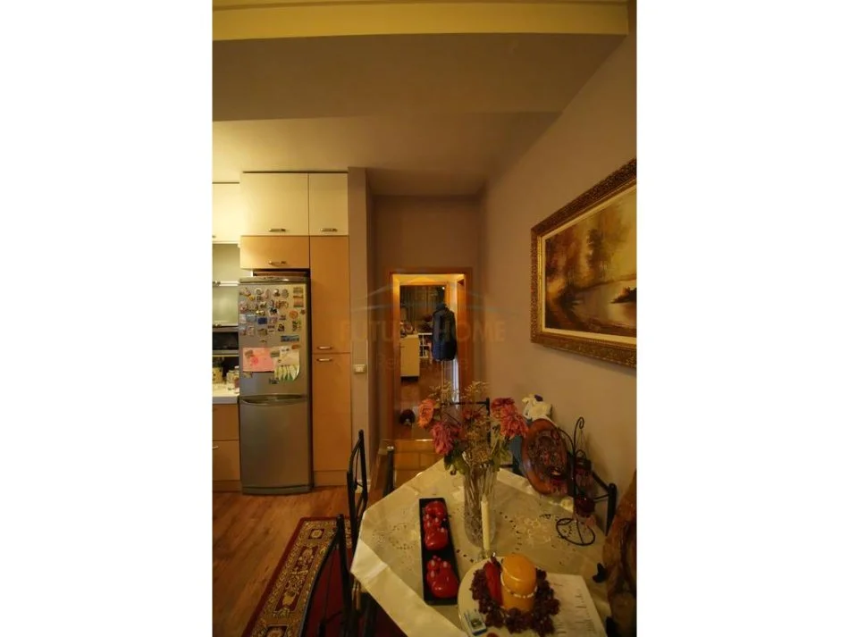 Tirane, shitet apartament 2+1 Kati 6, 95 m² 205.000 € (Komuna e Parisit)