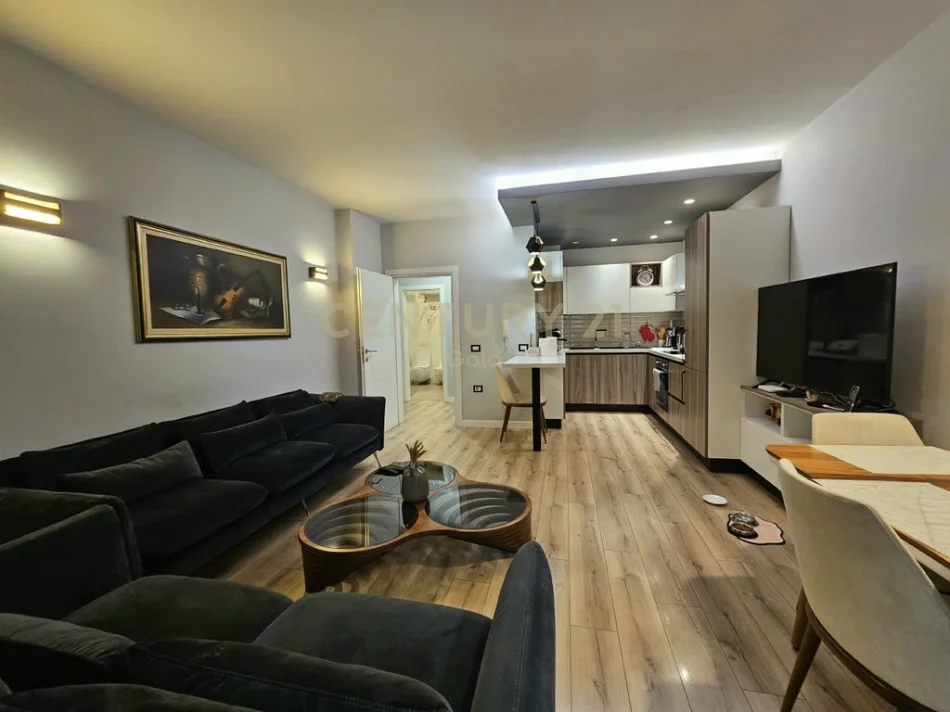 Tirane, shitet apartament 2+1 Kati 6, 96 m² 259.000 € (selvia)