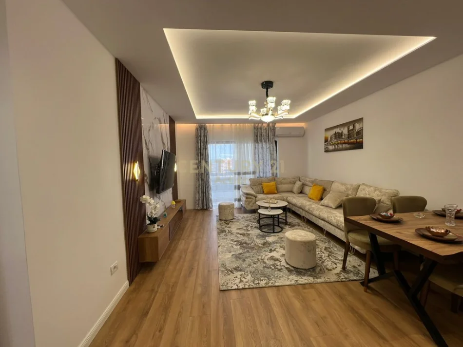 Tirane, shitet apartament 2+1 Kati 7, 116 m² 255.000 € (Pallat me shigjeta)