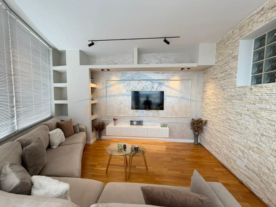 Tirane, shitet apartament 2+1 Kati 7, 132 m² 200.000 € (UNAZA E RE)