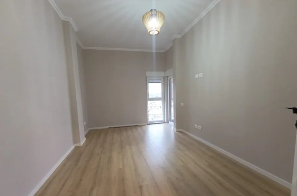 Tirane, shitet apartament 2+1 Kati 7, 187000 € (Xhamlliku)