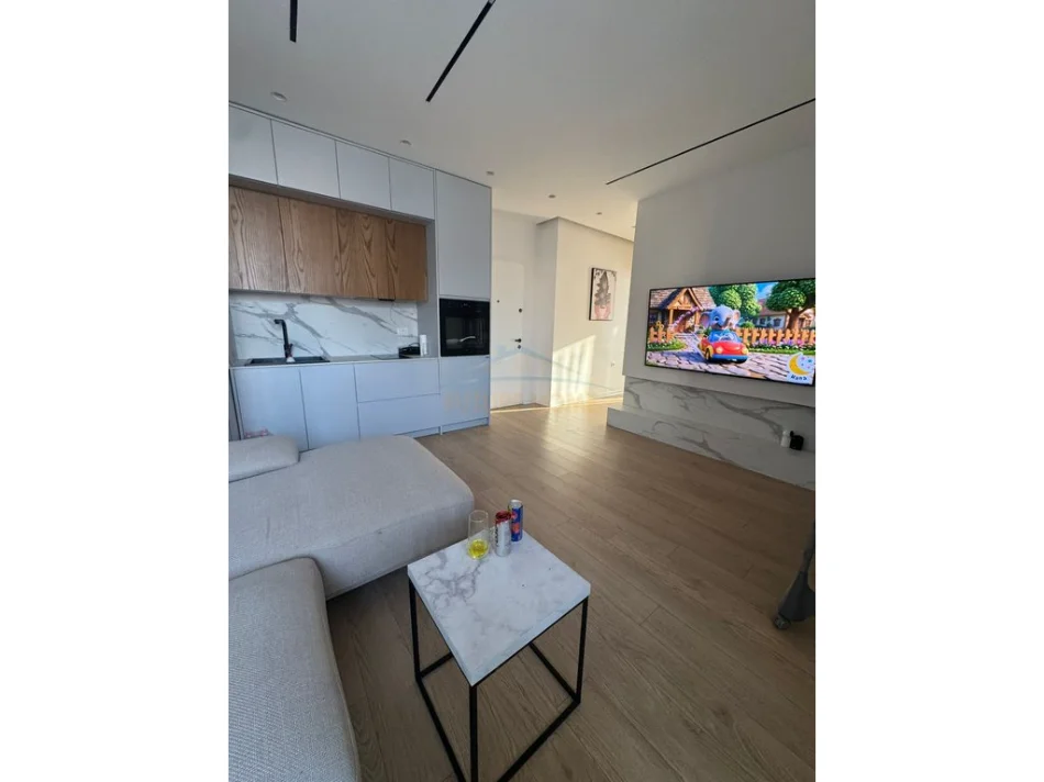 Tirane, shitet apartament 2+1 Kati 7, 54 m² (Yzberisht)