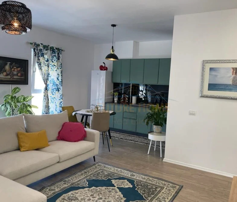 Tirane, shitet apartament 2+1 Kati 7, 87 m² 137.999 € (Univers City)