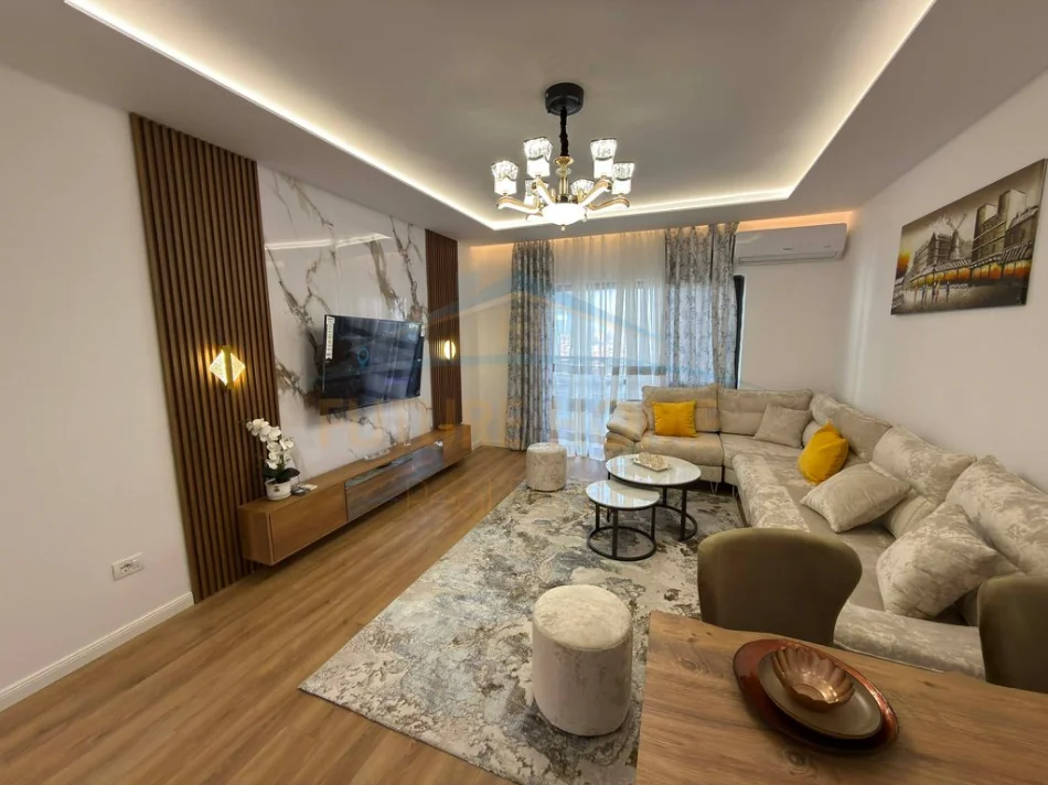 Tirane, shitet apartament 2+1 Kati 7, 98 m² 265.000 € (Pallati me Shigjeta)