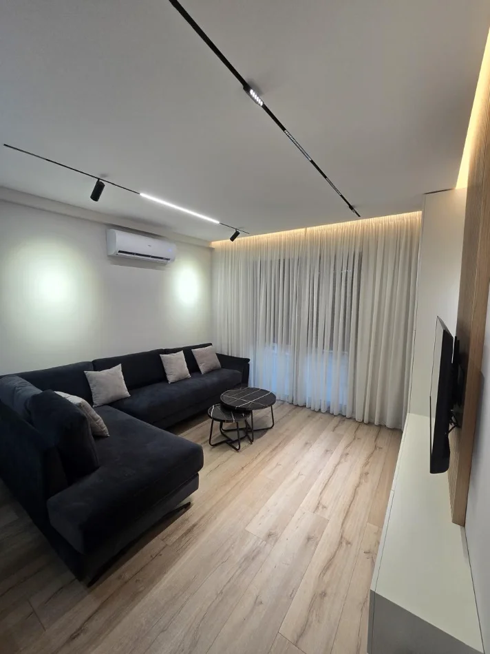 Tirane, shitet apartament 2+1 Kati 8, 102 m² 270.000 € (Porcelan)