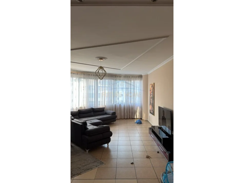 Tirane, shitet apartament 2+1 Kati 8, 110 m² 250.000 € (Rruga e Kavajes)