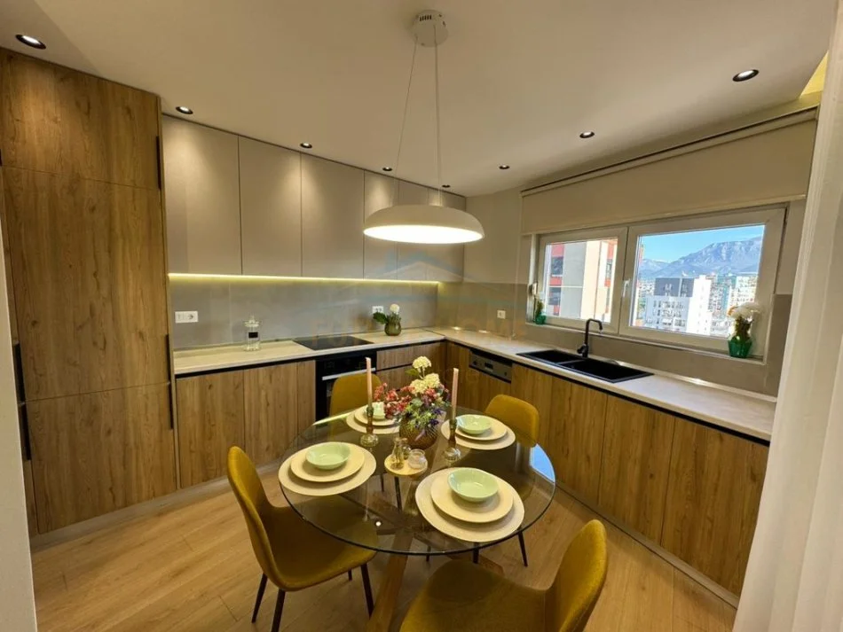 Tirane, shitet apartament 2+1 Kati 8, 116 m² 285.000 € (Don Bosko,prane Zogut te Zi)
