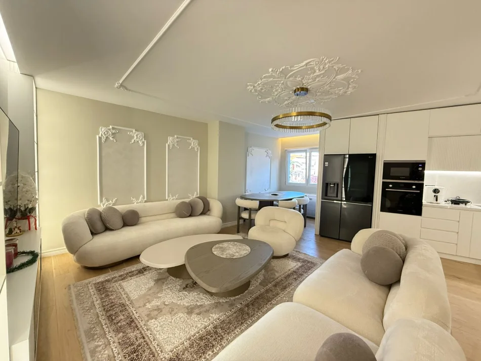 Tirane, shitet apartament 2+1 me 2 Parkime dhe Depo Kati 2, 116 m² 440.000 €