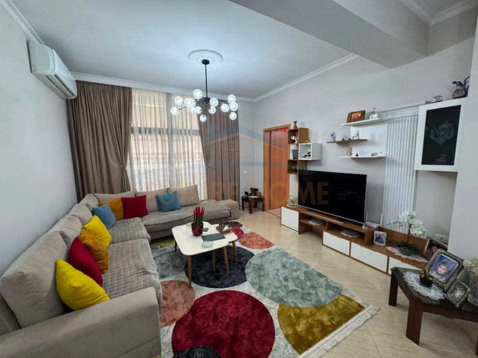 Tirane, shitet apartament 3+1 , 136 m² 340.000 €
