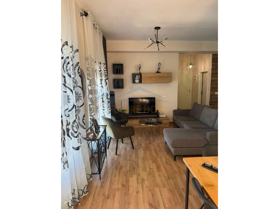 Tirane, shitet apartament 3+1+2+Ballkon , 131 m² 230.000 € (Kompleksi Mangalem, Ali Demi)