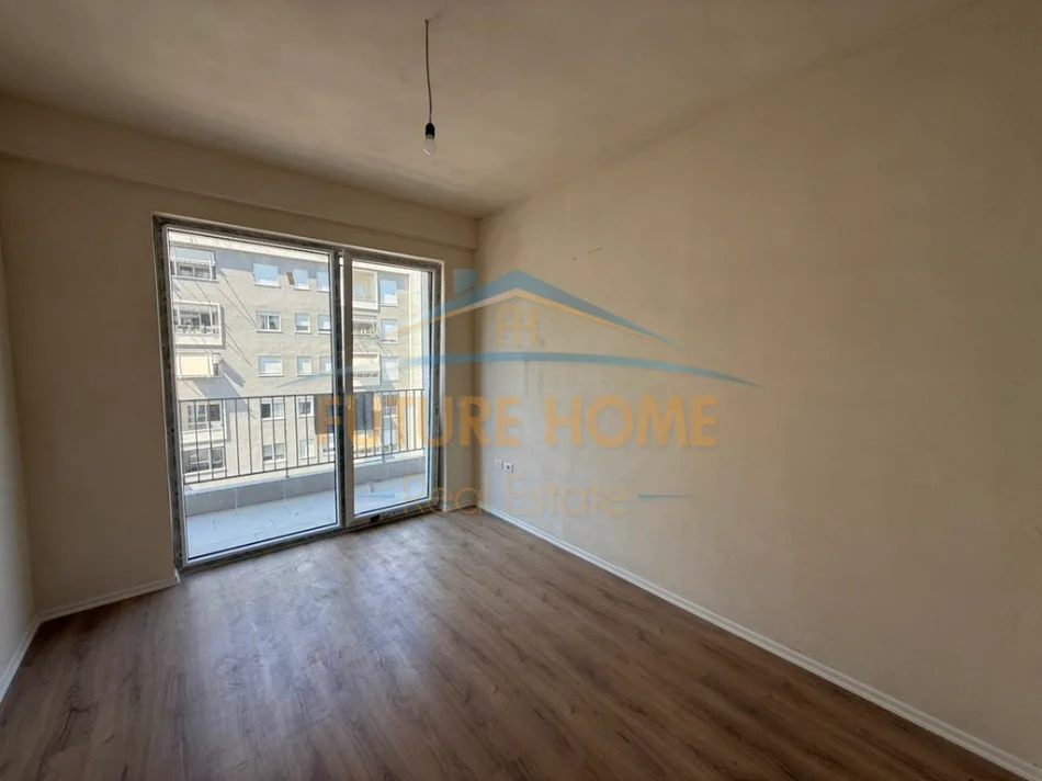 Tirane, shitet apartament 3+1+2+Depo+Ballkon Kati 4, 125 m² 375.000 € (Komuna e Parisit)