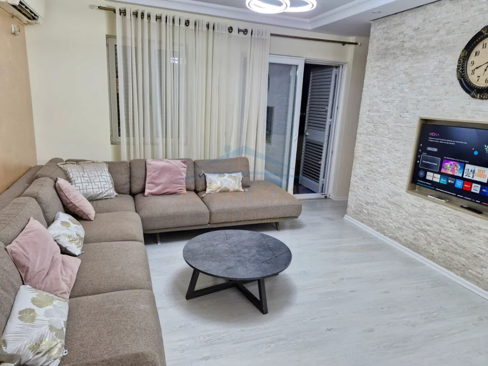 Tirane, shitet apartament 3+1+2,  Kati 3, 126 m² 209.000 € (Porcelan)