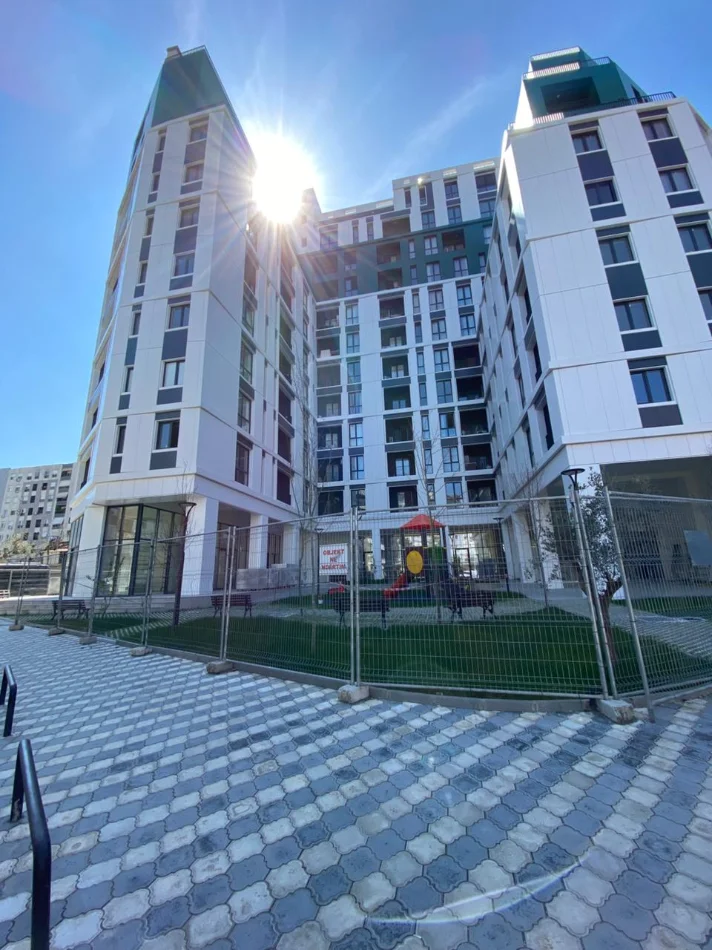 Tirane, shitet apartament 3+1+2 Kati 4, 125 m² 400.000 € (KOMUNA E PARISIT)