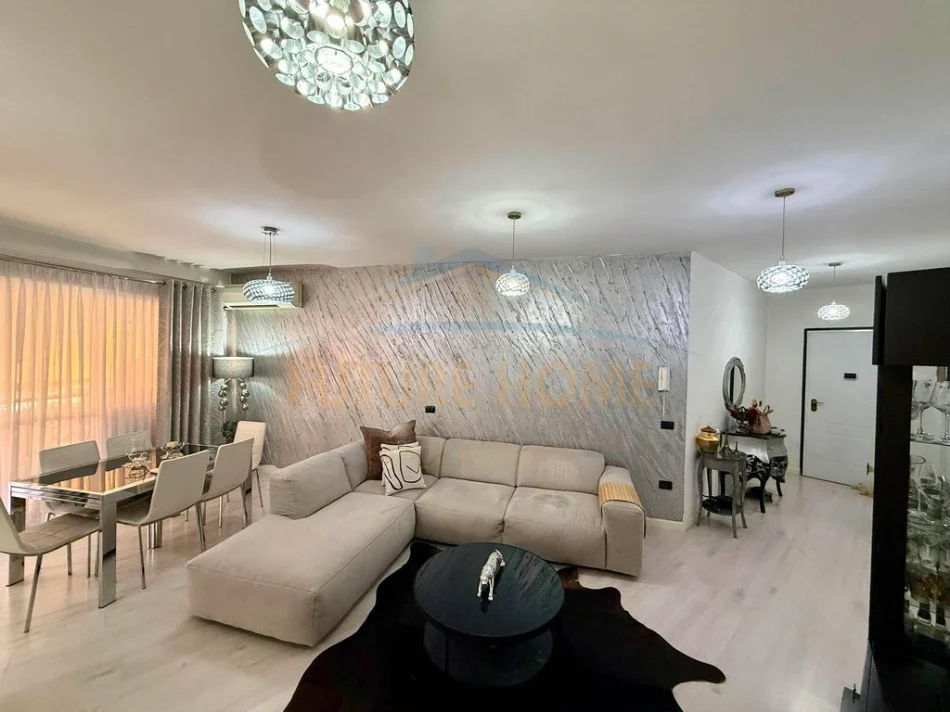 Tirane, shitet apartament 3+1+2,  Kati 5, 136 m² 230.000 € (Unaza e Re)