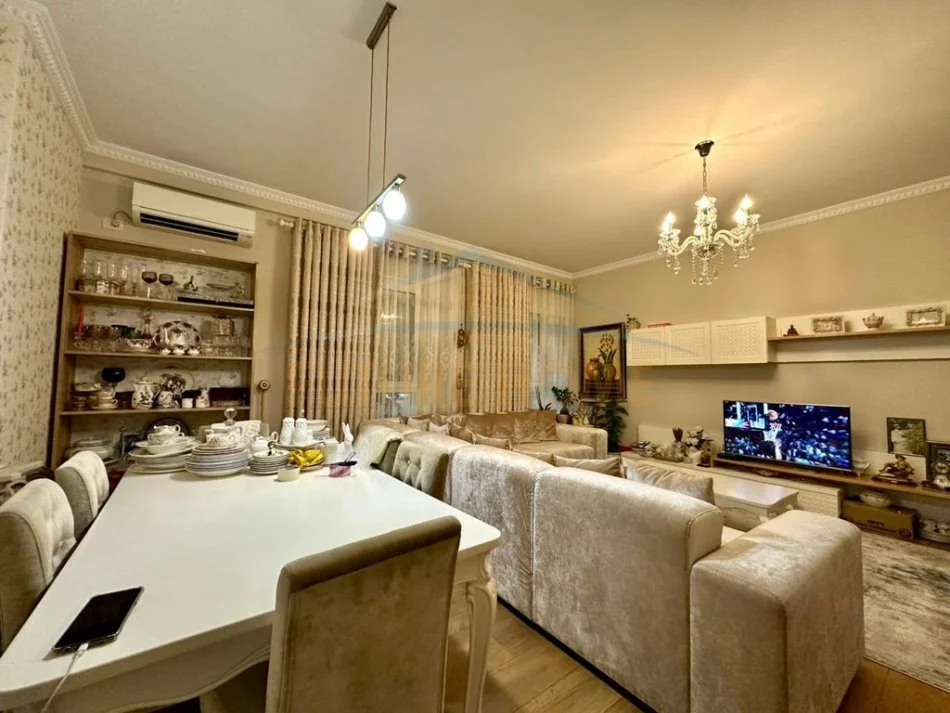 Tirane, shitet apartament 3+1+Aneks+Ballkon Kati 2, 123 m² 300.000 € (Liqeni i Thate)