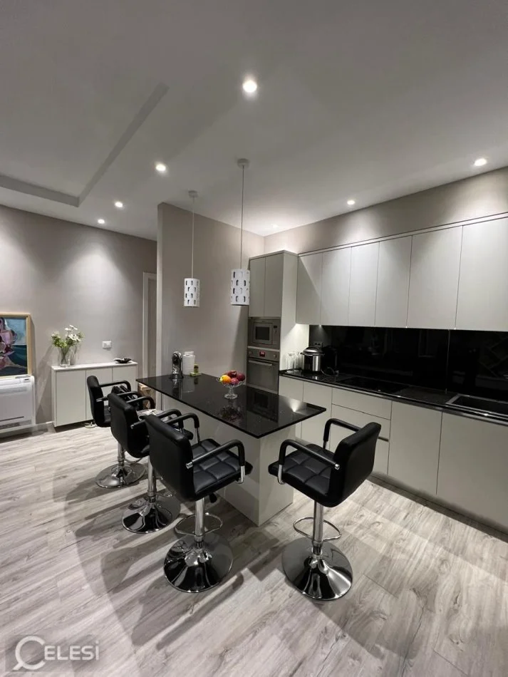 Tirane, shitet apartament 3+1+Aneks+Ballkon Kati 5, 123 m² 180.000 € (MYSLYM KETA)