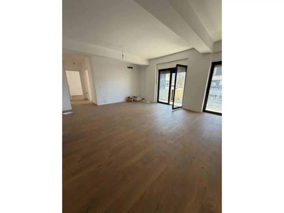 Tirane, shitet apartament 3+1+Aneks+Ballkon Kati 5, 131 m² 237.000 € (REZIDENCA KODRA E DIELLIT 2)