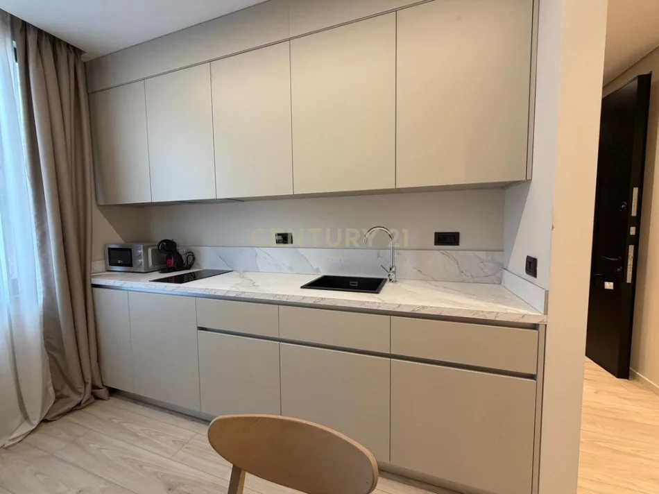 Tirane, shitet apartament 3+1+Aneks+Ballkon Kati 5, 150 m² 400.000 € (Qender)
