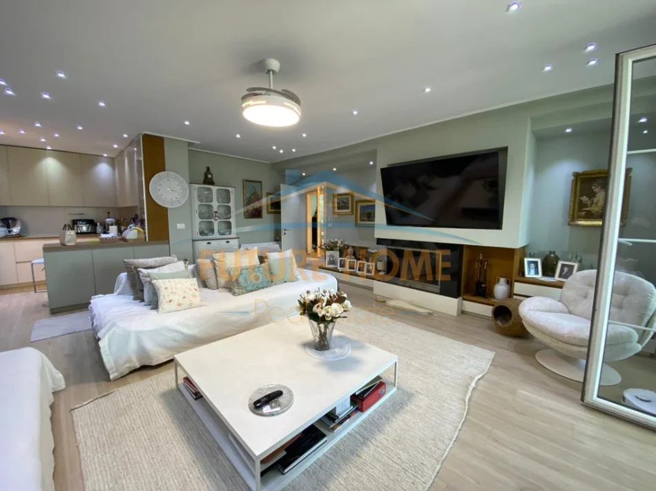 Tirane, shitet apartament 3+1+Aneks+Ballkon Kati 5, 203 m² 650.000 € (Liqeni i Thate)