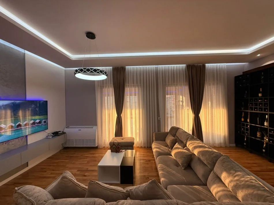 Tirane, shitet apartament 3+1+Aneks+Ballkon Kati 5, 250 m² 300.000 € (FRESK)