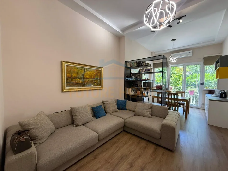 Tirane, shitet apartament 3+1+Ballkon Kati 0, 132 m² 188.000 € (Fresku)