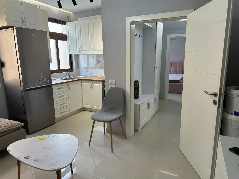 Tirane, shitet apartament 3+1+Ballkon Kati 2, 138 m² 177.500 € (SELITE)
