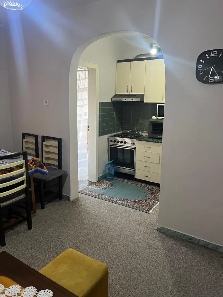 Tirane, shitet apartament 3+1+Ballkon Kati 3, 95 m² 220.000 € (ne rrugen Frosina Plaku afer shkolles Naim Fasheri Tirane)