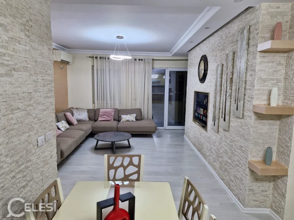 Tirane, shitet apartament 3+1+Ballkon Kati 4, 132 m² 223.000 € (XHAMLLIKU)