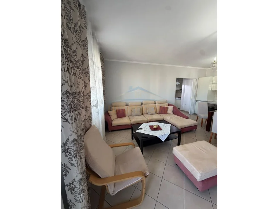 Tirane, shitet apartament 3+1+Ballkon Kati 6, 101 m² 305.000 € (Rruga e Kavajes)