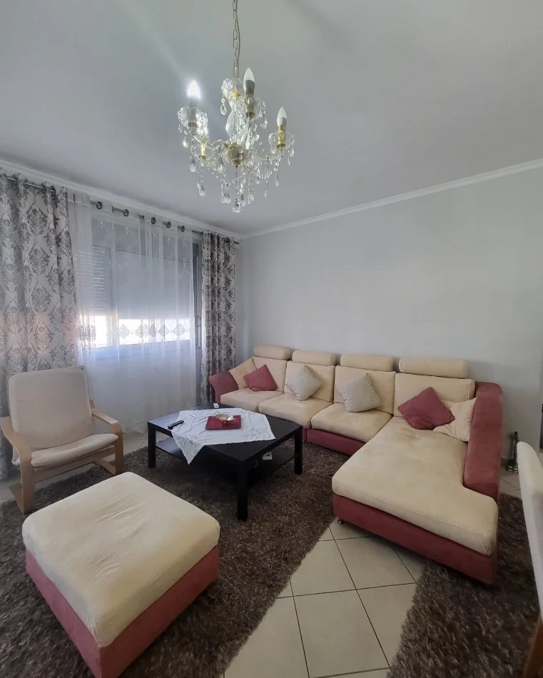 Tirane, shitet apartament 3+1+Ballkon Kati 7, 112 m² 275.000 € (Rruga e Kavajes)