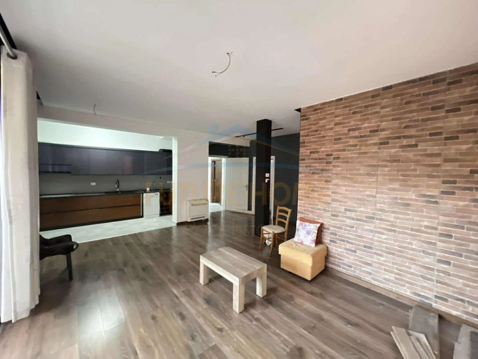 Tirane, shitet apartament 3+1+Ballkon Kati 8, 145 m² 255.000 € (SPITALI AMERIKAN 3)
