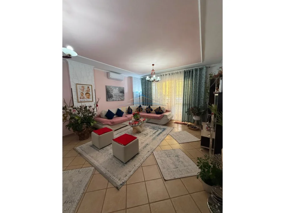 Tirane, shitet apartament 3+1 Kati 10, 137 m² 425.000 € (Rruga Sami Frasheri)