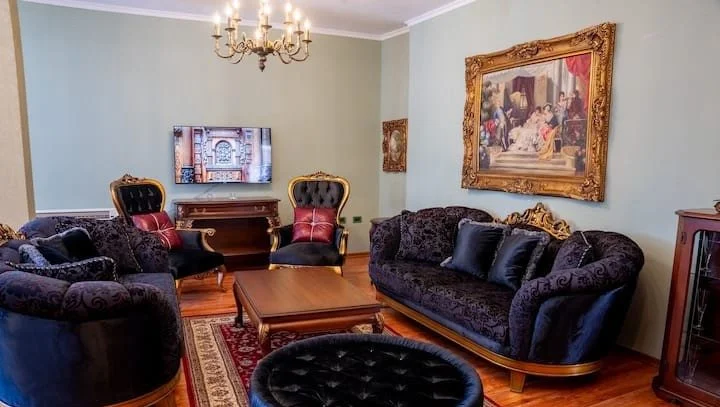 Tirane, shitet apartament 3+1 Kati 1, 200 m² 500.000 € (Rruga e Kavajës)
