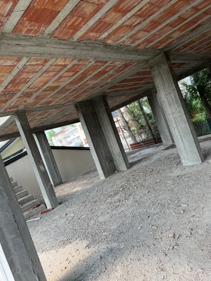 Tirane, shitet apartament 3+1 Kati 1, 577 m² 677.000 € (Rruga Dalip Topi)
