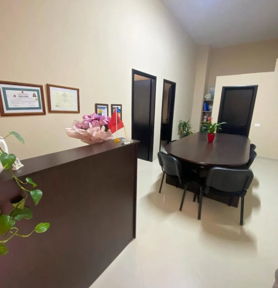 Tirane, shitet apartament 3+1 Kati 1, 72 m² 137.500 € (Kinostudio)
