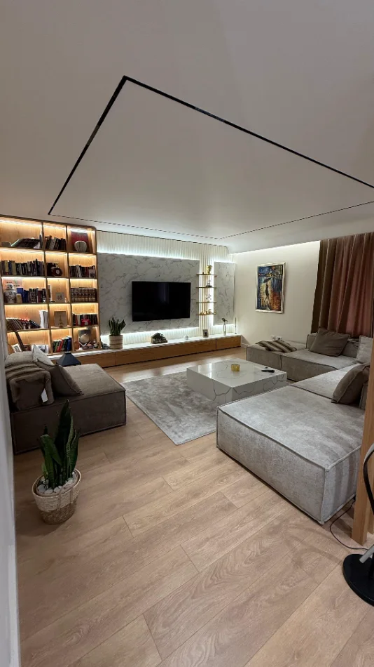 Tirane, shitet apartament 3+1 Kati 2, 145 m² 450.000 € (Qender)