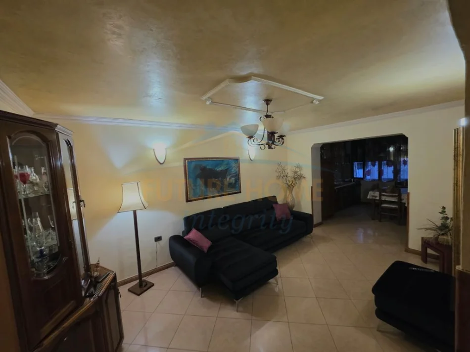 Tirane, shitet apartament 3+1 Kati 2, 74 m² 225.000 € (21 Dhjetori)