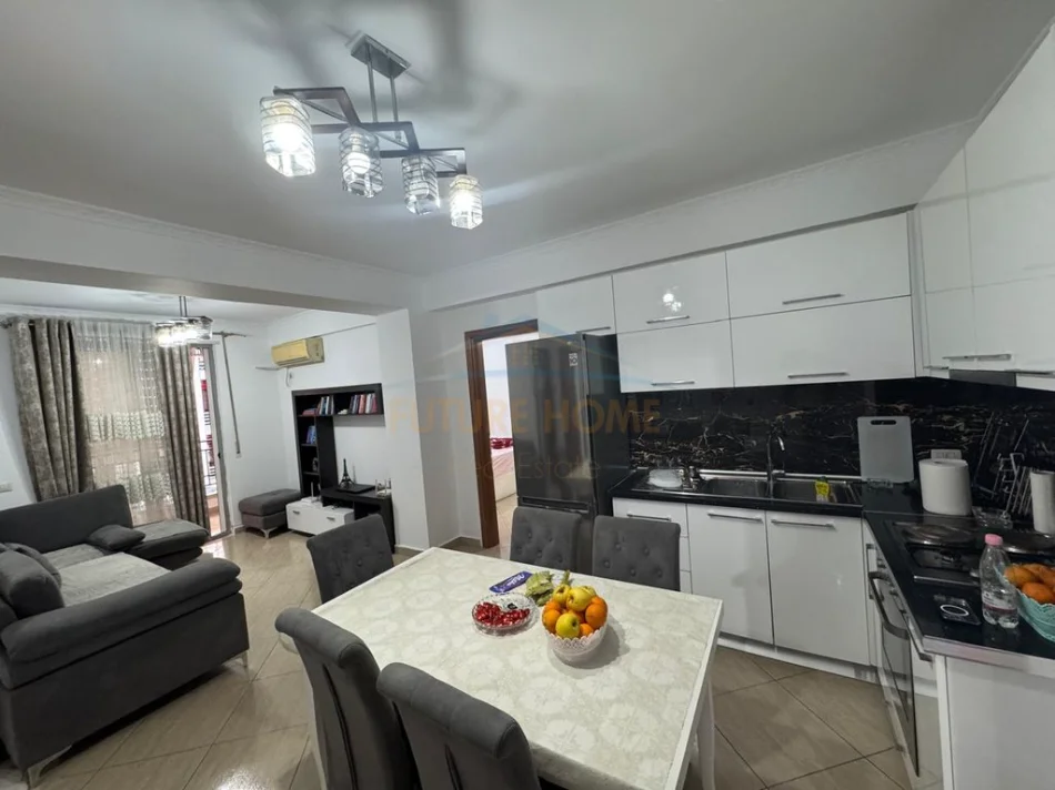 Tirane, shitet apartament 3+1 Kati 3, 112 m² 185.000 € (UNAZA E RE)