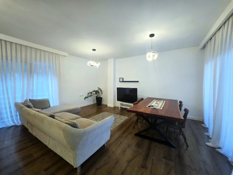 Tirane, shitet apartament 3+1 Kati 3, 123 m² 275.000 € (Kodra e Diellit 1)