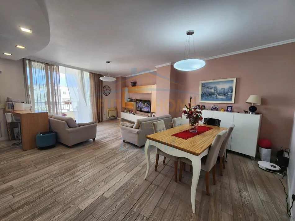Tirane, shitet apartament 3+1 Kati 3, 138 m² 315.000 € (Liqeni i Thatë)